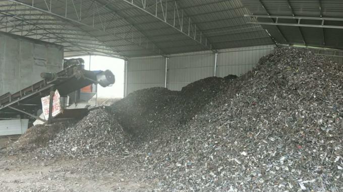 Kundengebundener Mini Scrap Metal Crusher für Verkauf
