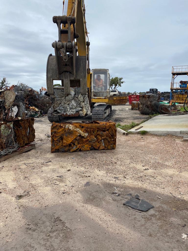 Neueste Unternehmensblogs über How to Select Bale Size for Easier Scrap Storage, Loading and Furnace Charging