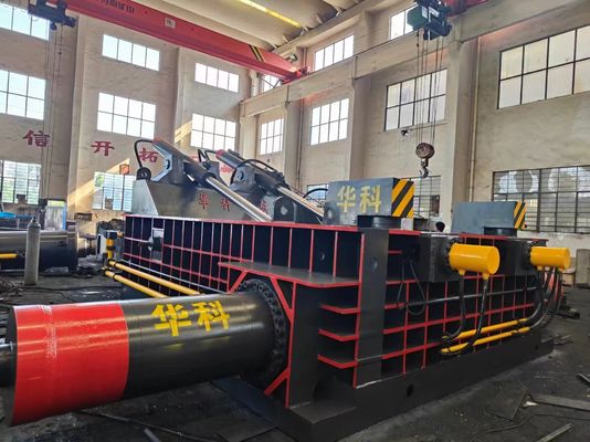 kaufen Vielseitige Schrott-Metall-Balerpresse mit 3x37KW-Motoren und Fernbedienung online manufacture