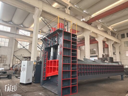 kaufen Hydraulische Schrottscherenmaschine mit 700 Tonnen Scherenkapazität, 1600 mm Klingenlänge und 7500 mm Fütterungskasse online manufacture
