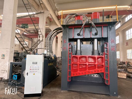 Kaufen Hydraulisches Schrottmetallscheren mit 25 MPa Hydrauliksystem, wassergekühltem Ölkühlgerät und 700 Tonnen Scherenleistung online manufacture